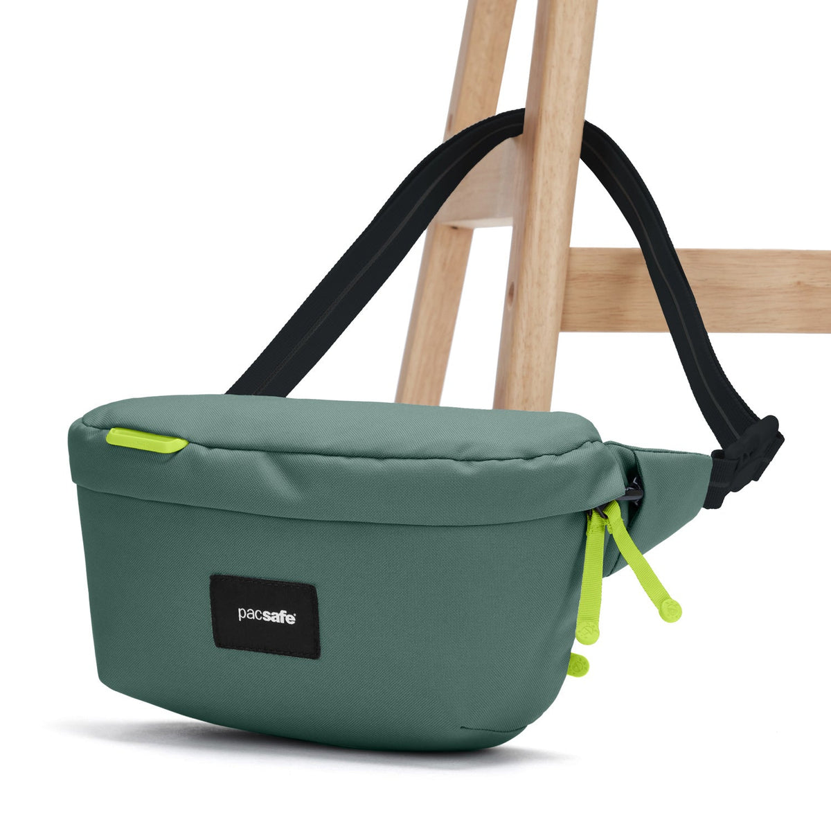 Pacsafe GO sling pack