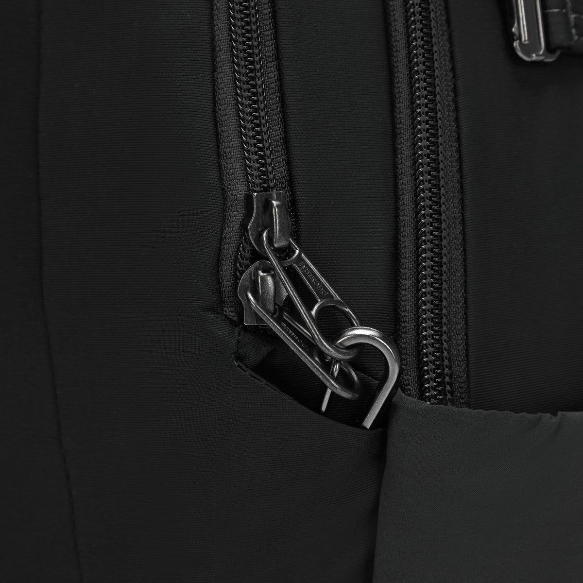 Metrosafe LS350 ECONYL backpack