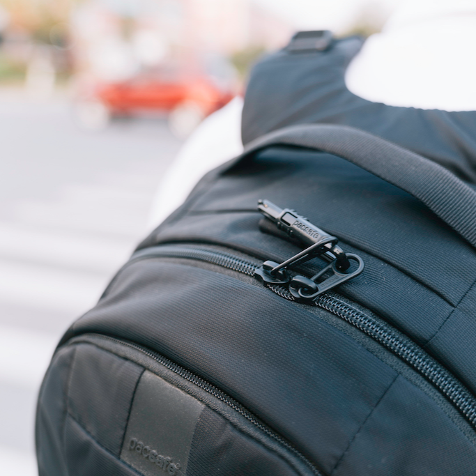 Metrosafe LS450 Anti-Theft 25L Backpack