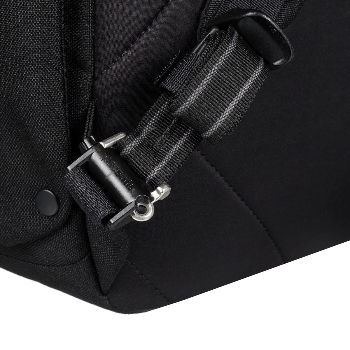 Quiksilver X Pacsafe 25L Anti-Theft Backpack, Black