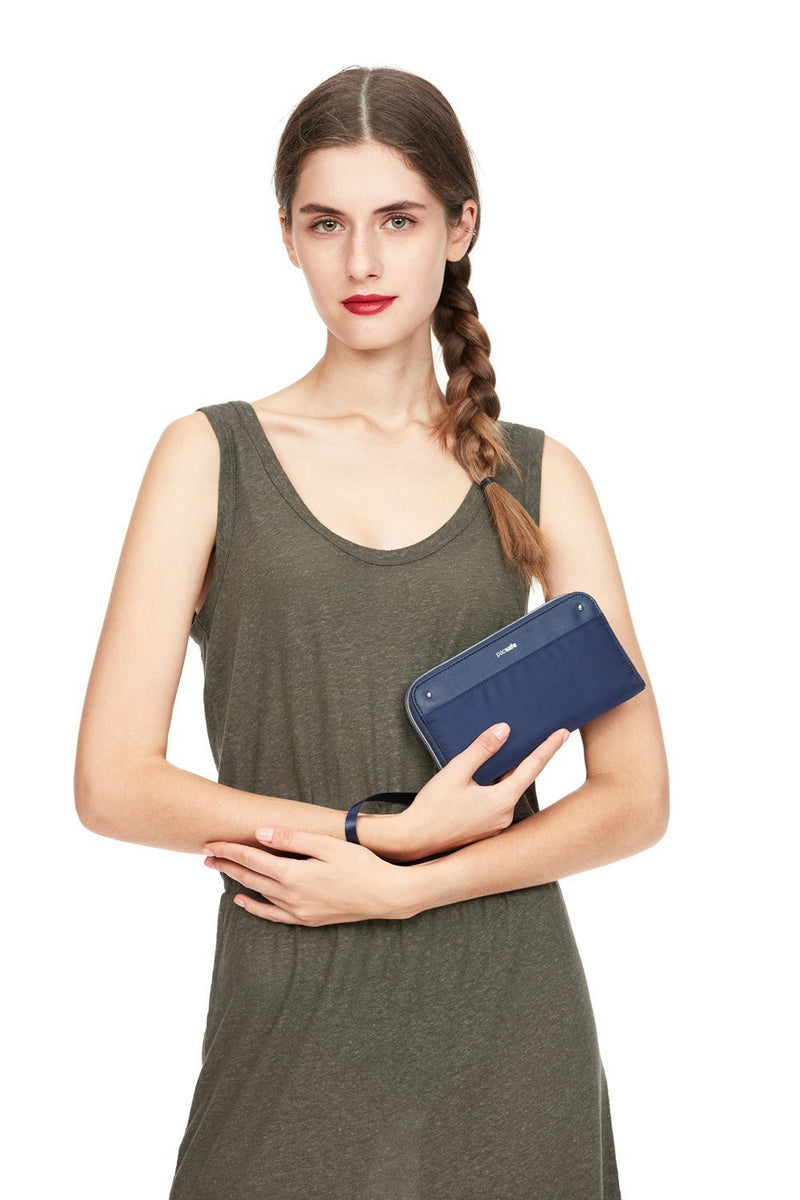 RFIDsafe RFID Blocking Continental Wallet, Nightfall