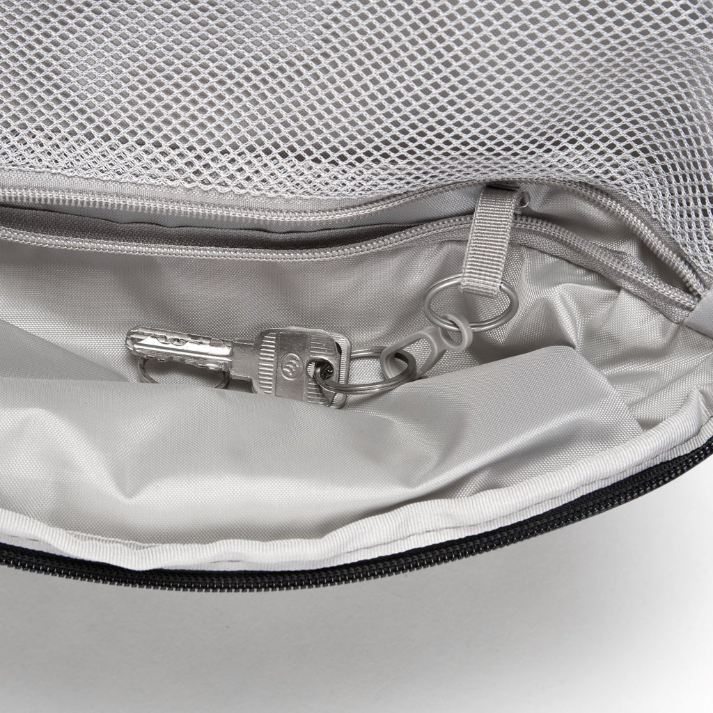 Venturesafe X18 Anti-Theft Backpack